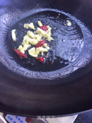清炒油麦菜的做法步骤：2