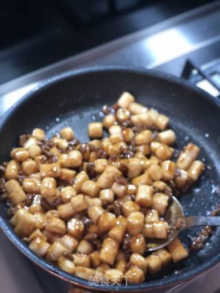 牛肉炒年糕粒的做法步骤：8
