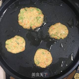 宝宝辅食：素肉饼的做法步骤：5