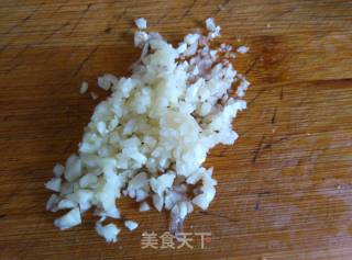 虾酱蒜蓉炒菜花的做法步骤：2
