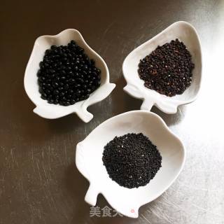 黑米豆浆的做法步骤：1