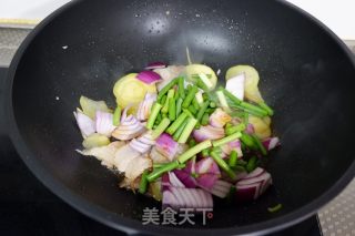 五花蒜苔土豆片的做法步骤：7