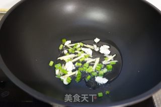 榛蘑炖鸡腿的做法步骤：6