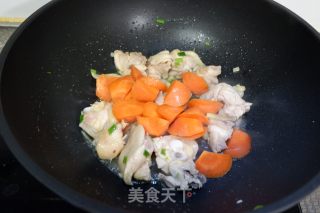 榛蘑炖鸡腿的做法步骤：8