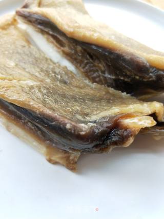彩椒蒜苗炒腊板鸭的做法步骤：1