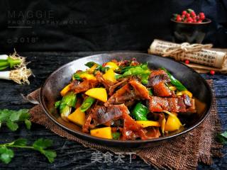 彩椒蒜苗炒腊板鸭的做法步骤：17