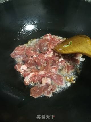 牛肉炒白萝卜的做法步骤：3