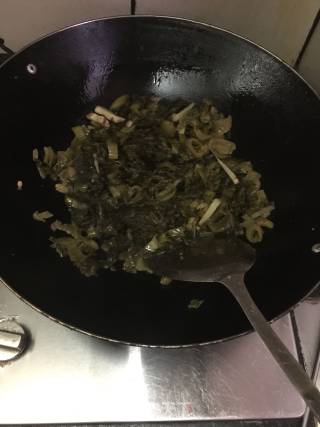蚕豆酸菜排骨的做法步骤：3