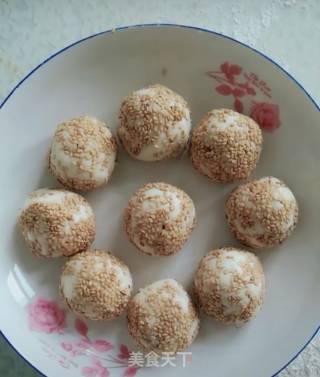 土豆糯米芝麻球的做法步骤：7