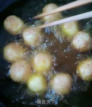 土豆糯米芝麻球的做法步骤：8