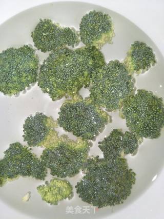 素炒胡萝卜西兰花的做法步骤：2