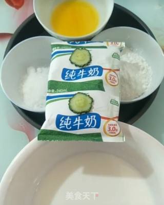 脆皮炸鲜奶的做法步骤：1
