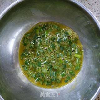 鸡蛋灌饼的做法步骤：2