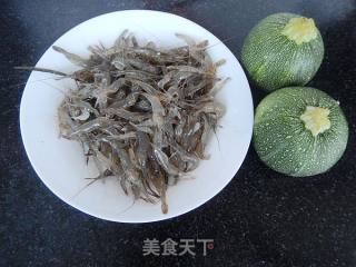 河虾焖南瓜的做法步骤：1