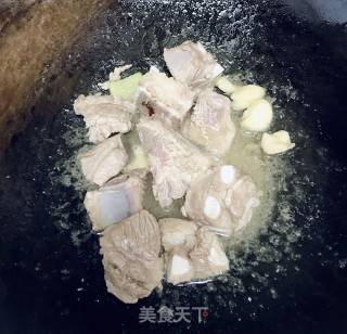 冬瓜骨头汤的做法步骤：3