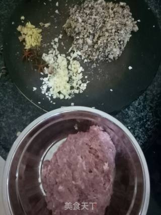 香菇炒肉末的做法步骤：1