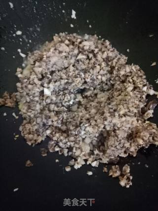 香菇炒肉末的做法步骤：3