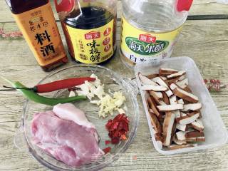 香干炒肉的做法步骤：1