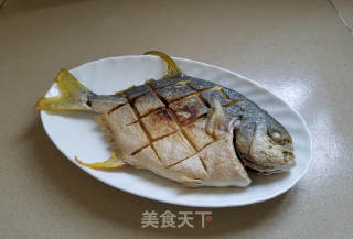 蒜香烧鲳鱼的做法步骤：6