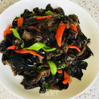 青红椒炒木耳的做法步骤：5