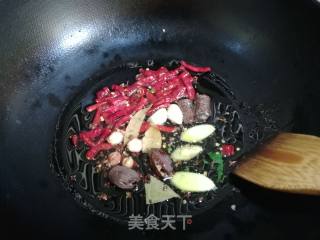 麻辣虾尾的做法步骤：6