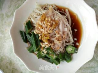 秋葵拌金针菇的做法步骤：5
