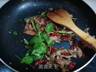 孜然牛肉片的做法步骤：11