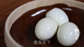 虎皮蛋红烧肉的做法步骤：1