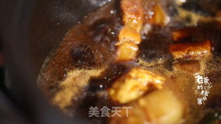 虎皮蛋红烧肉的做法步骤：7