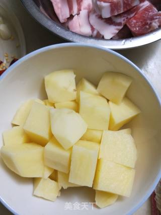 红烧肉土豆的做法步骤：4