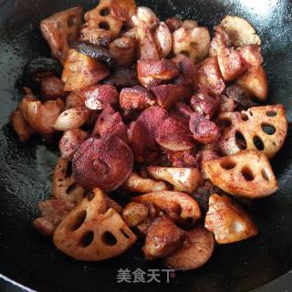 红烧肘肉莲藕的做法步骤：8