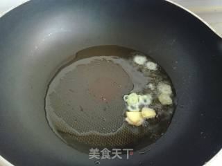 #夏日懒人餐#芦笋炒木耳的做法步骤：3