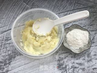 洋芋粑粑的做法步骤：2