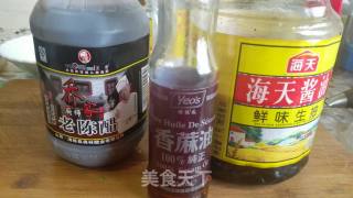 洋葱拌白虾皮的做法步骤：1