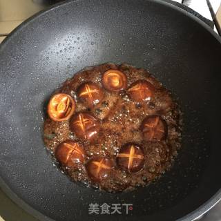 香菇冻豆腐烧面筋的做法步骤：9