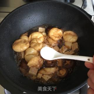香菇冻豆腐烧面筋的做法步骤：12