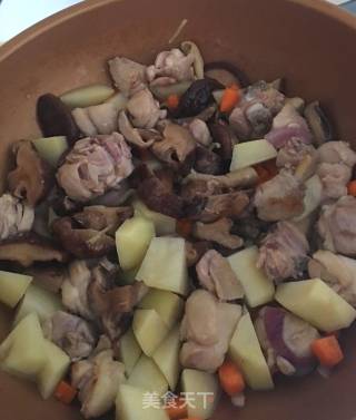 香菇滑鸡焖饭的做法步骤：6