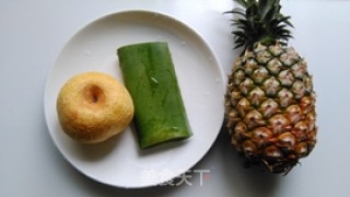 凤梨芦荟汁的做法步骤：1