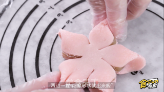 桃花酥的做法步骤：16