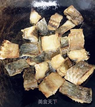香煎腊鱼块的做法步骤：3