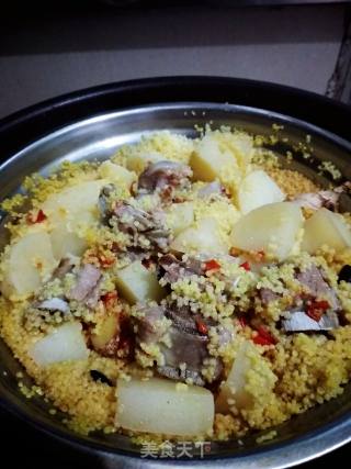 小米土豆蒸排骨的做法步骤：4