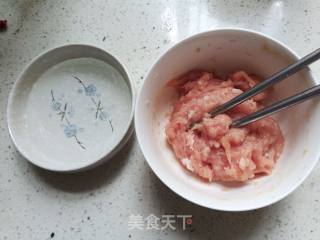 肉饼蒸鹌鹑蛋的做法步骤：4