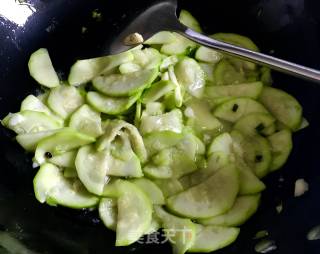 椒香西葫芦的做法步骤：7