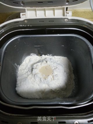 火腿蛋三明治的做法步骤：1