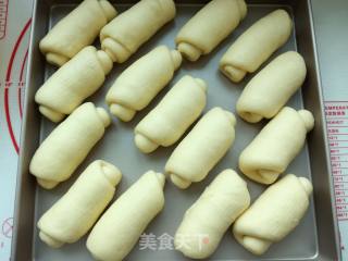 牛奶面包卷的做法步骤：16