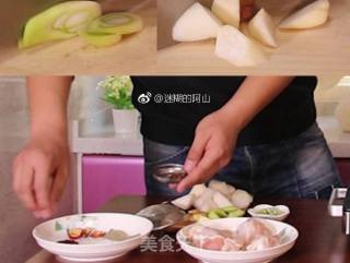 山楂小鸡腿的做法步骤：1