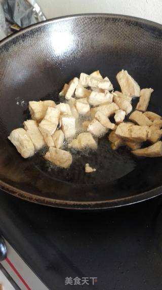 芹菜蚝油豆腐的做法步骤：3