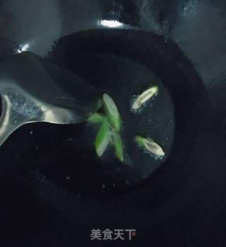 韭菜炒绿豆芽的做法步骤：3