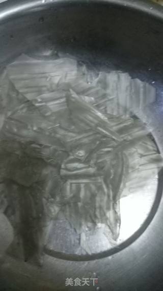 香菇炖粉皮的做法步骤：4