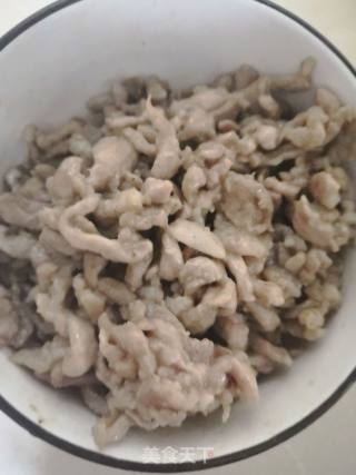 肉丝炒荷兰豆的做法步骤：2